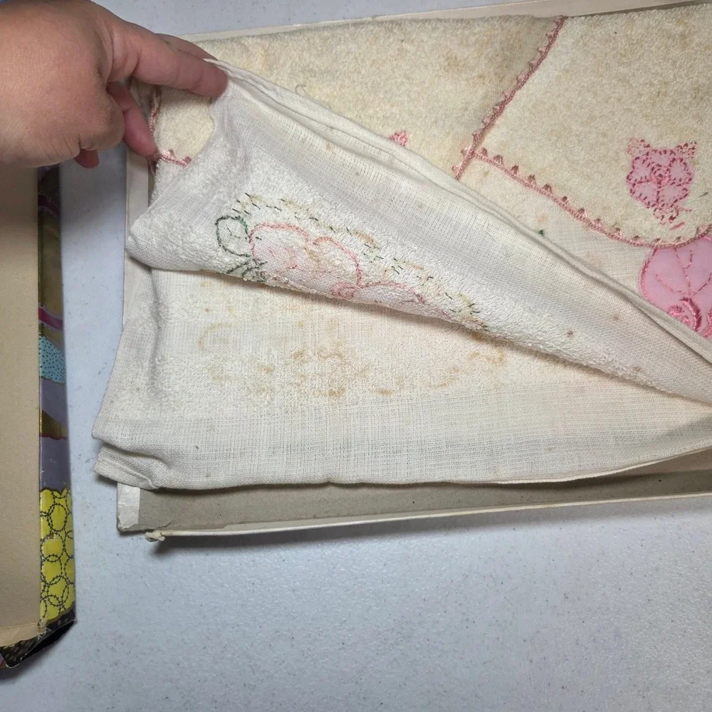 Vintage Pink Floral Embroidered Towel Set Cream Cotton w Gift Box Grandma core